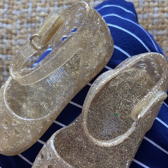 Gold glitter jelly shoes ✨ - Picture 3 of 3